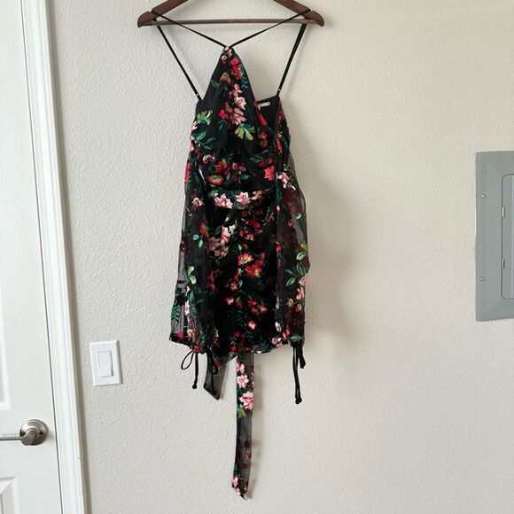 Tularosa Revolve Black Floral Embroidered Cali Mini Dress size Small - Picture 14 of 15